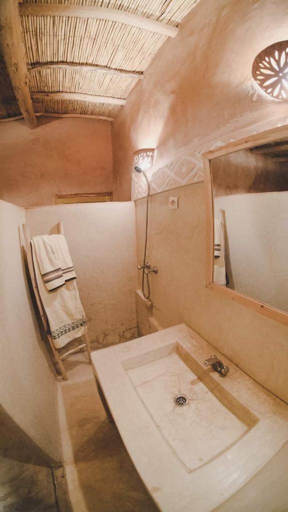 Tigmi Hamid Decouverte Des Traditions Et De La Culture Berbere Ait Benhaddou Exterior photo