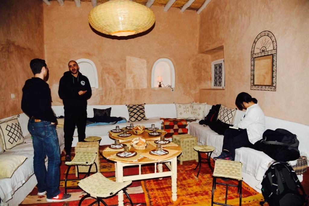 Tigmi Hamid Decouverte Des Traditions Et De La Culture Berbere Ait Benhaddou Exterior photo